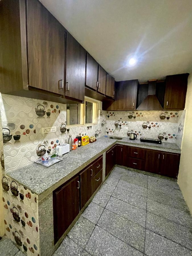 The Khayabaan - Luxurious Home Stay Away From Home Srīnagar Dış mekan fotoğraf