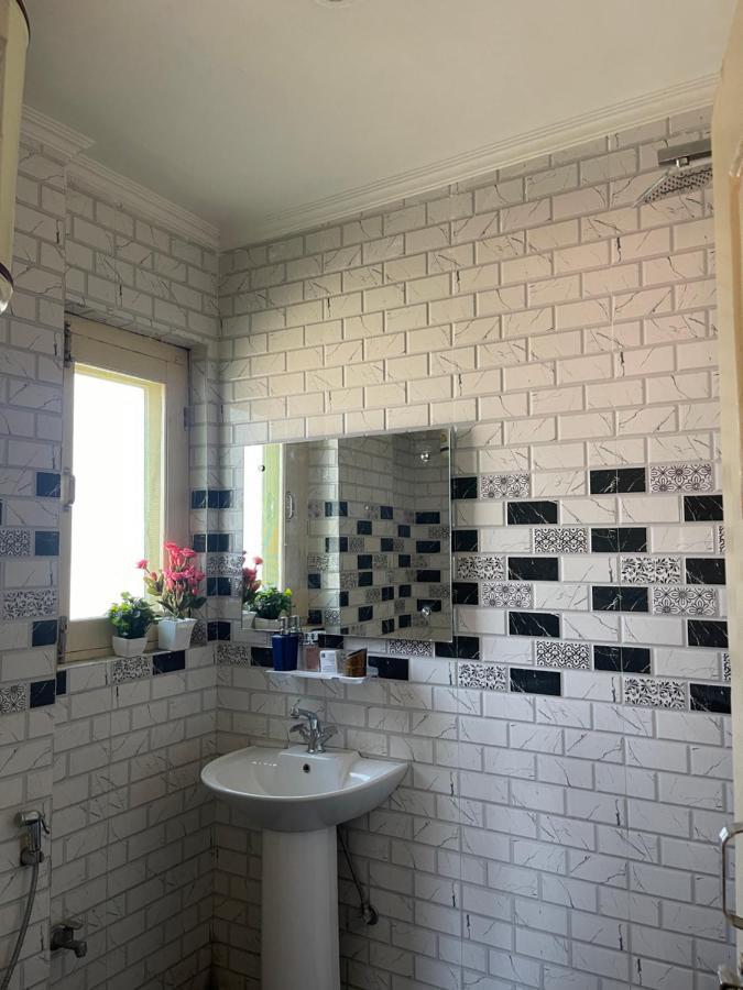The Khayabaan - Luxurious Home Stay Away From Home Srīnagar Dış mekan fotoğraf